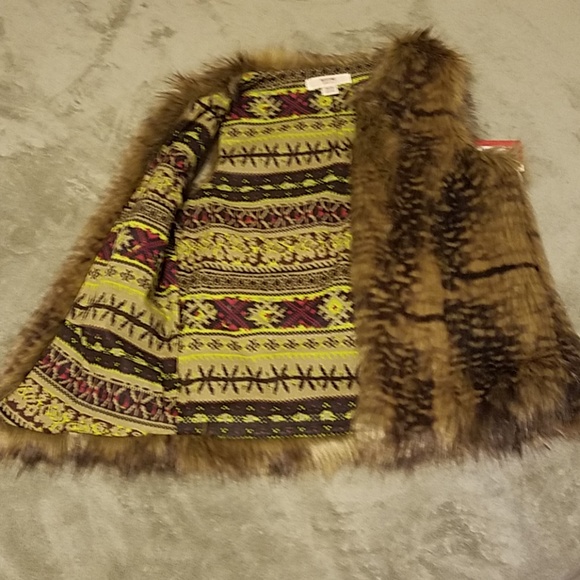 Mossimo Vest - Picture 4 of 7